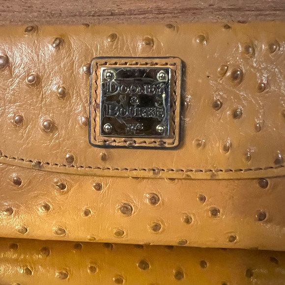 Dooney & Bourke Ostrich Continental Wallet in Caramel PERFECT CONDITION - Picture 3 of 9